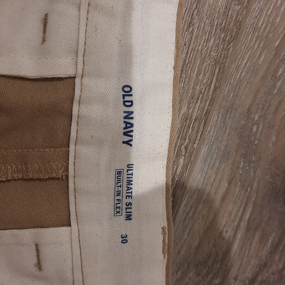 Old Navy size 30 ultimate slim shorts - Picture 3 of 3